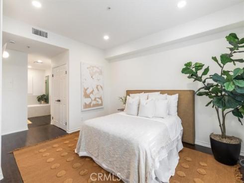 2233 Martin 216 , Irvine, CA