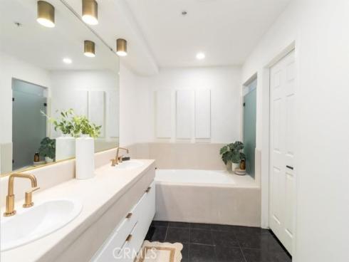 2233 Martin 216 , Irvine, CA