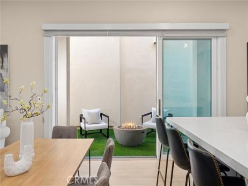 114  Source  , Irvine, CA