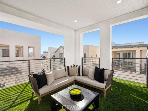 114  Source  , Irvine, CA