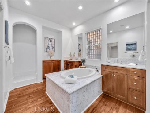 65  Chantilly  , Irvine, CA