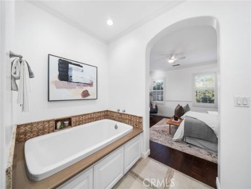 38  Upperbend  , Irvine, CA