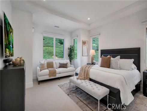 343  Paradiso  , Irvine, CA