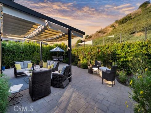 343  Paradiso  , Irvine, CA