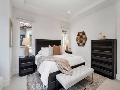 343  Paradiso  , Irvine, CA