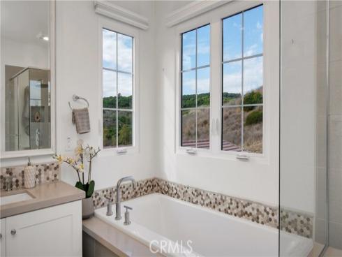 343  Paradiso  , Irvine, CA