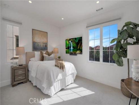 343  Paradiso  , Irvine, CA