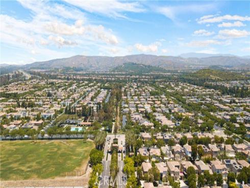 51  Olivehurst  , Irvine, CA