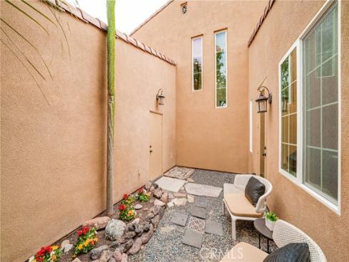 49  Canal  , Irvine, CA