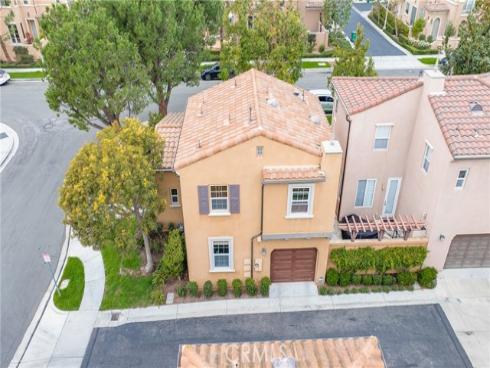 49  Canal  , Irvine, CA