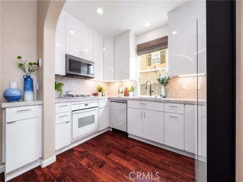 49  Canal  , Irvine, CA