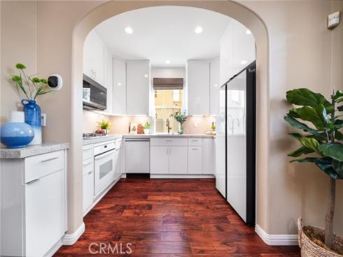 49  Canal  , Irvine, CA