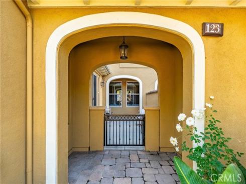 123  Chantilly  , Irvine, CA