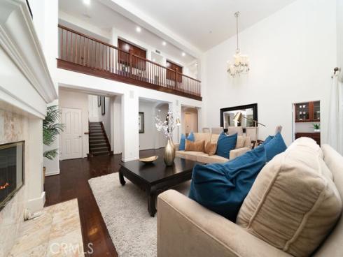 60  New Dawn  , Irvine, CA