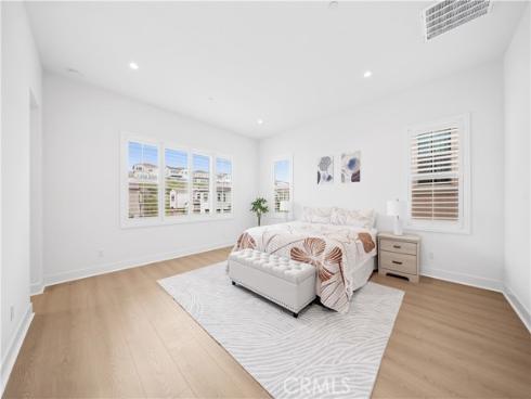 118  Glydon  , Irvine, CA