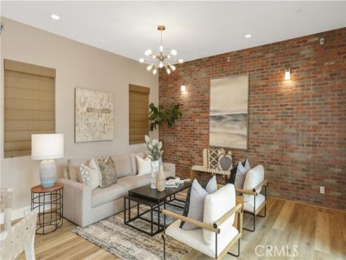 245 Follyhatch , Irvine, CA