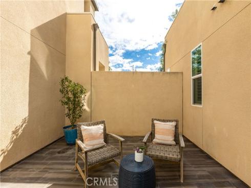 245 Follyhatch , Irvine, CA