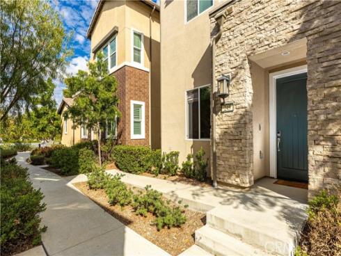 245 Follyhatch , Irvine, CA