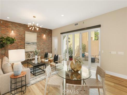 245 Follyhatch , Irvine, CA