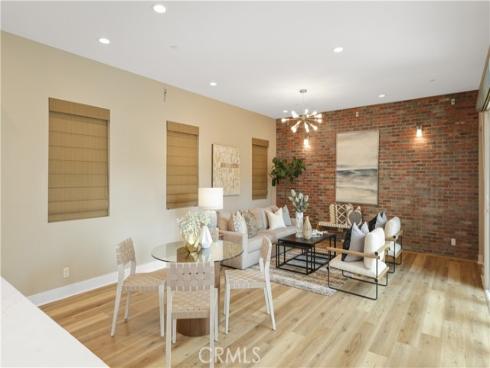 245 Follyhatch , Irvine, CA