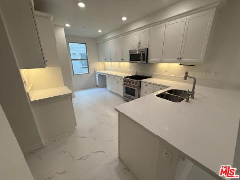 65  Plateau  , Irvine, CA