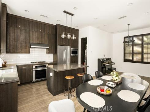 119  Strawberry  , Irvine, CA