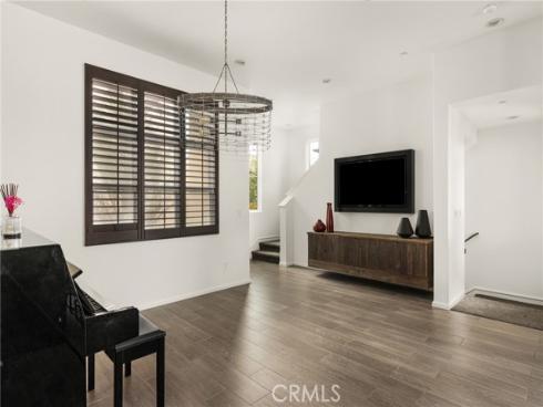 119  Strawberry  , Irvine, CA