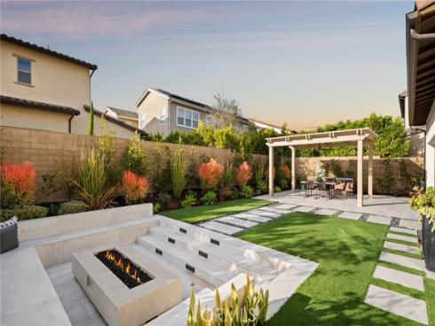 113  Pixel  , Irvine, CA