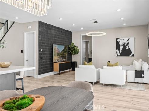 113  Pixel  , Irvine, CA