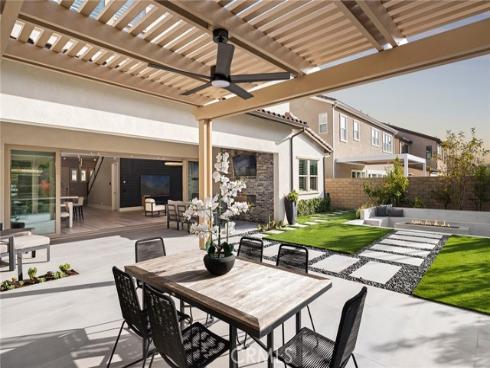 113  Pixel  , Irvine, CA