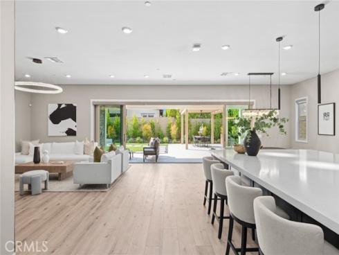 113  Pixel  , Irvine, CA