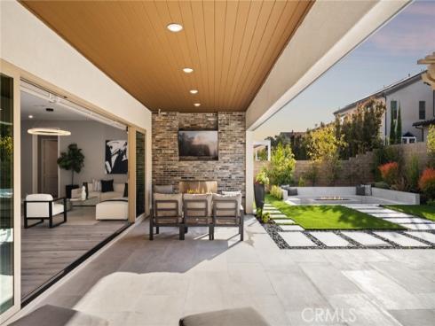 113  Pixel  , Irvine, CA