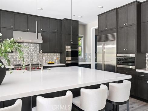 113  Pixel  , Irvine, CA