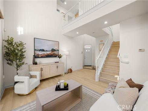 9  Santa Luzia Aisle  , Irvine, CA