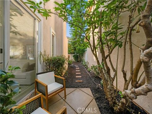 9  Santa Luzia Aisle  , Irvine, CA