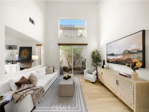 9  Santa Luzia Aisle  , Irvine, CA