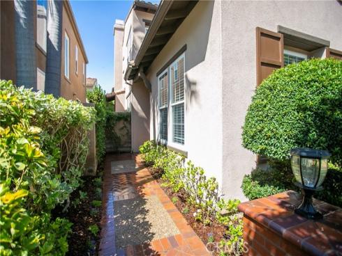 31 Dinuba , Irvine, CA