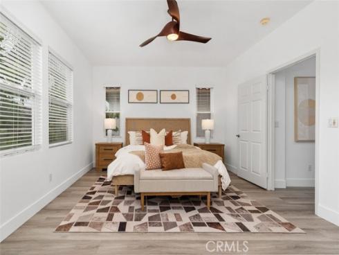 31 Dinuba , Irvine, CA