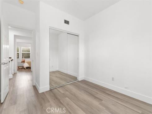 31 Dinuba , Irvine, CA