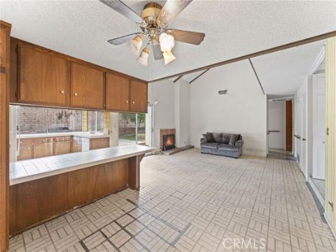 15422  Alsace  , Irvine, CA