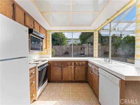 15422  Alsace  , Irvine, CA