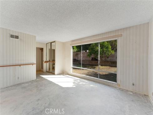 15422  Alsace  , Irvine, CA