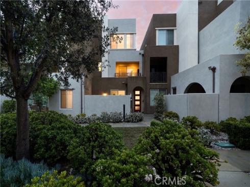 217  Magnet  , Irvine, CA