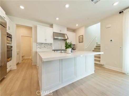 200  Zawn  , Irvine, CA