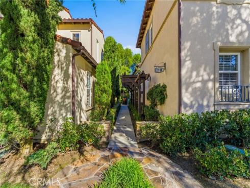 27  Gardenpath  , Irvine, CA