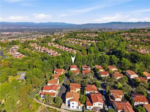 27  Gardenpath  , Irvine, CA