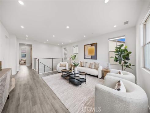 59  Longchamp  , Irvine, CA