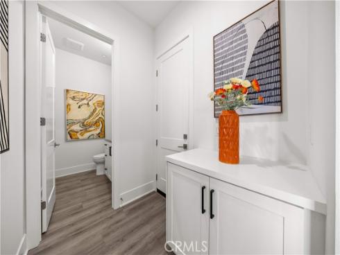 59  Longchamp  , Irvine, CA