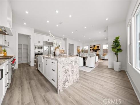 59  Longchamp  , Irvine, CA