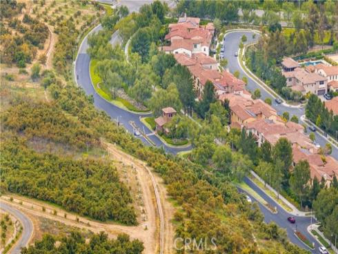 59  Longchamp  , Irvine, CA